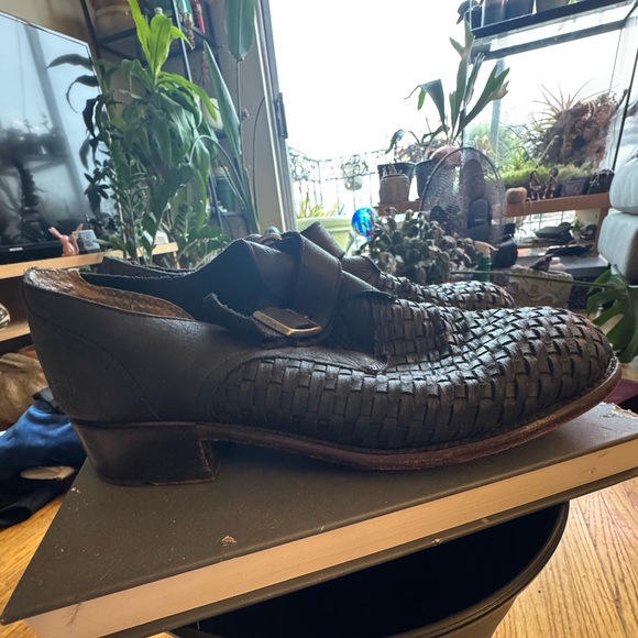 JOHN FLUEVOG - Picture 13 of 14